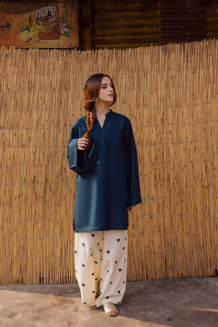 Playful Hearts – Solid Kurta with Printed Trousers