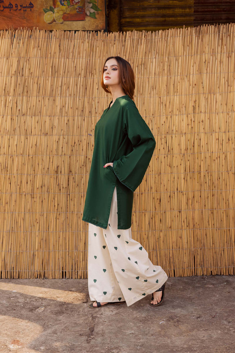 Playful Hearts – Solid Kurta with Printed Trousers