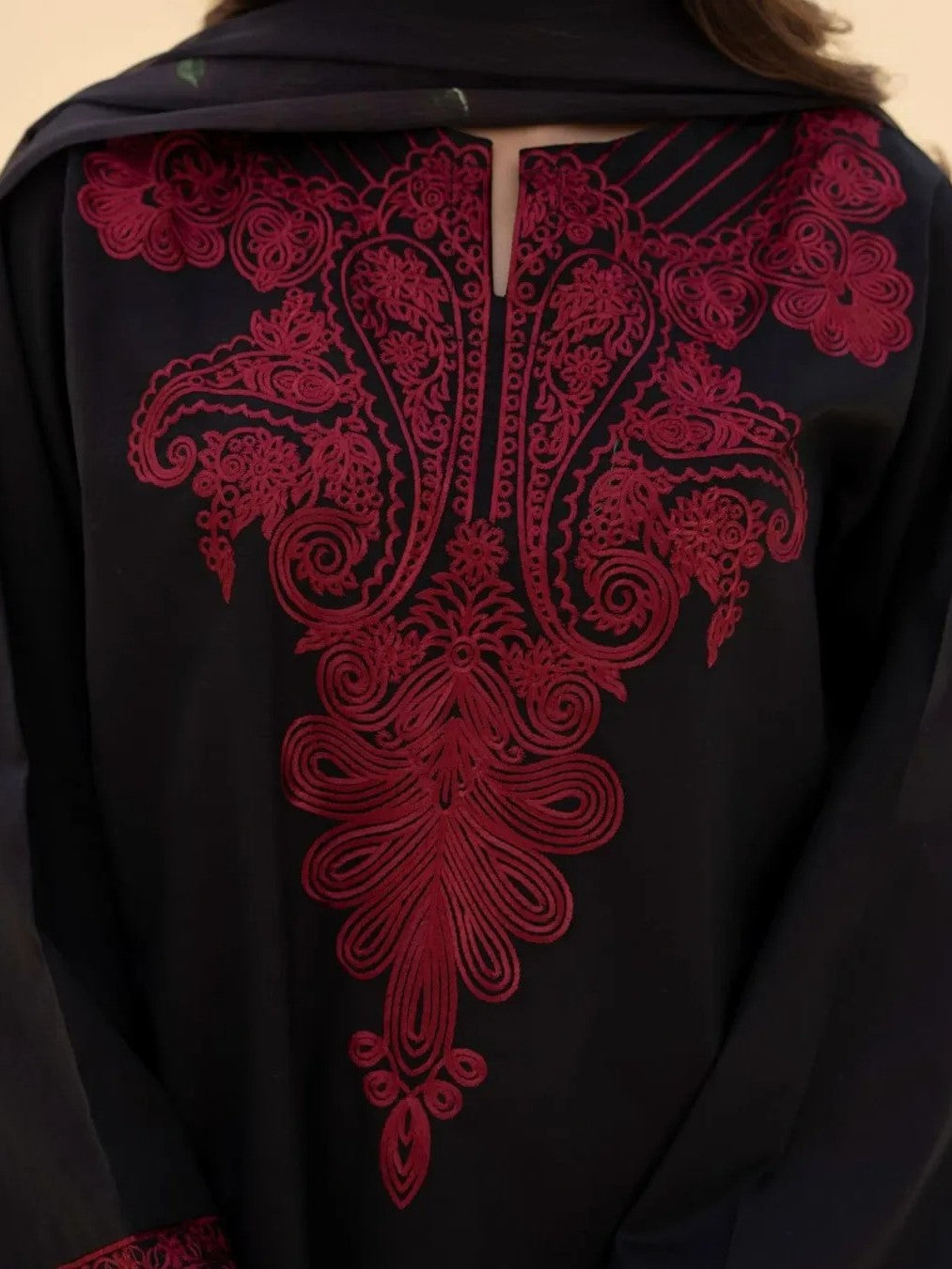 Zaroon – Luxury Embroidered 3-Piece Lawn Set with Farshi Shalwar