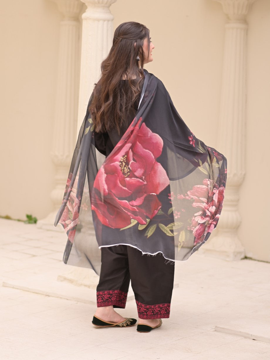 Zaroon – Luxury Embroidered 3-Piece Lawn Set with Farshi Shalwar