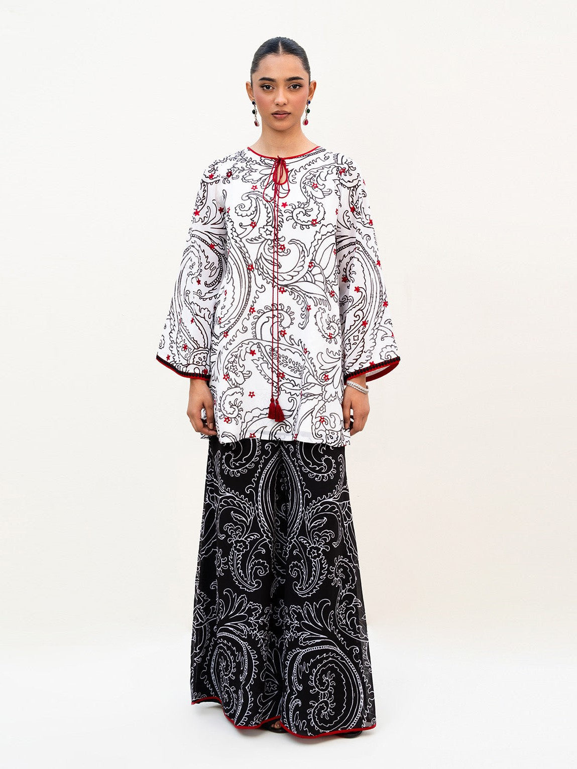 Mahira – Scarlet Touch Printed 3-Piece Suit