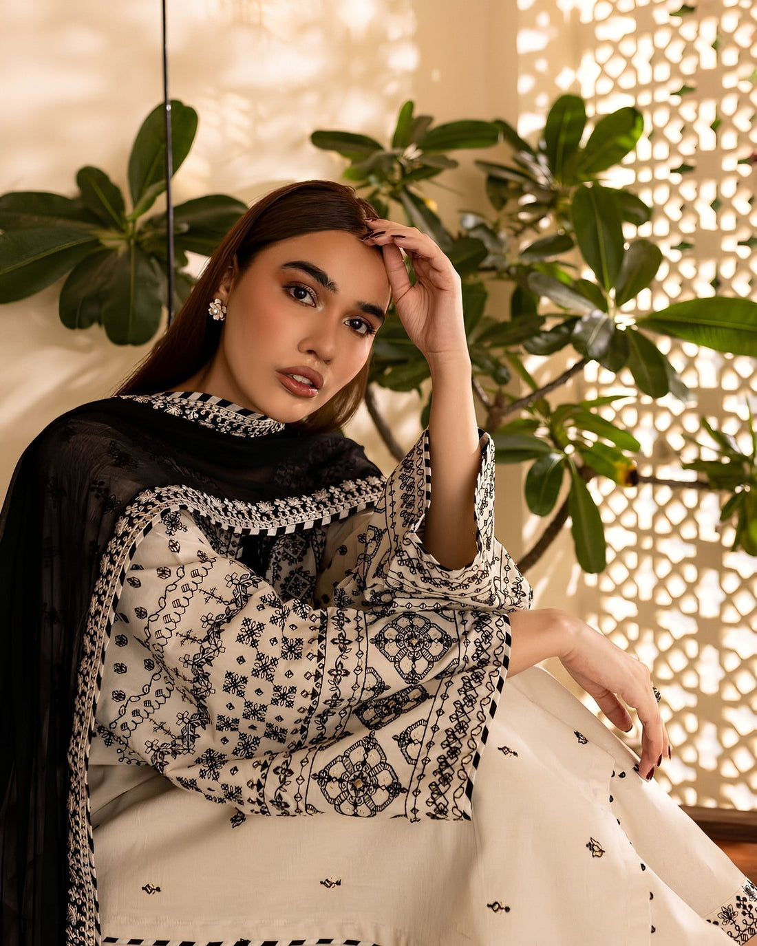 Zarish – Embroidered Lawn 3-Piece Set (Stitched)