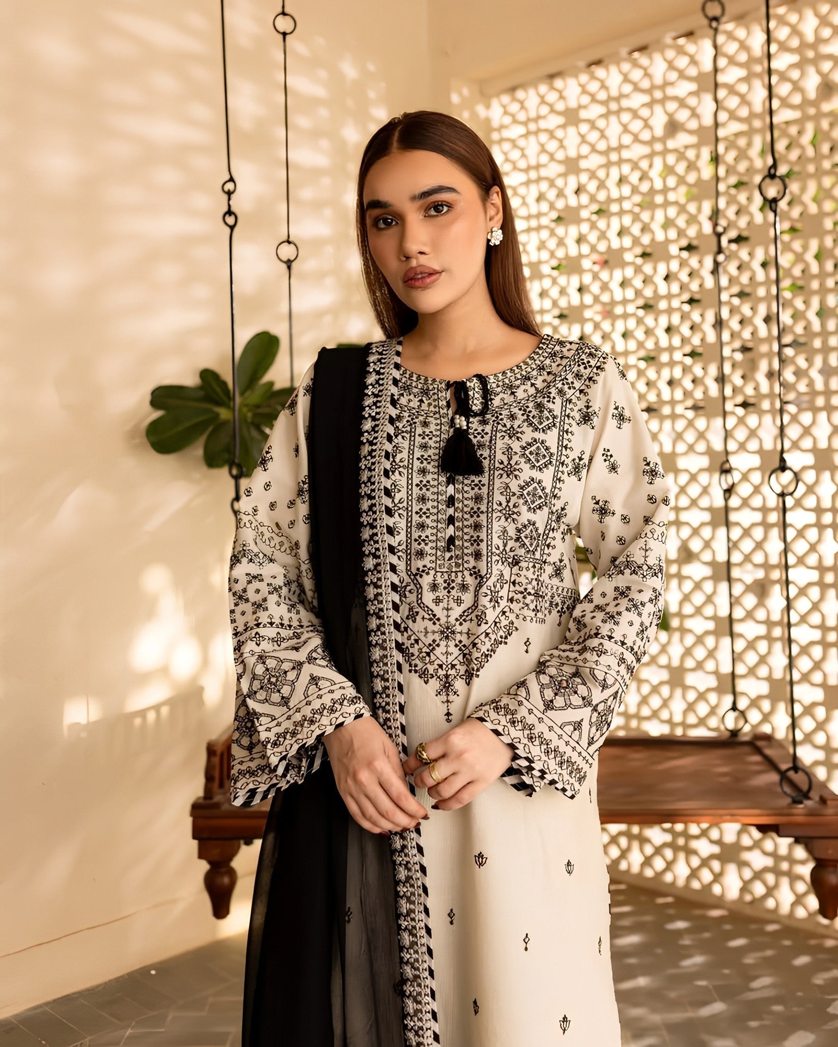 Zarish – Embroidered Lawn 3-Piece Set (Stitched)